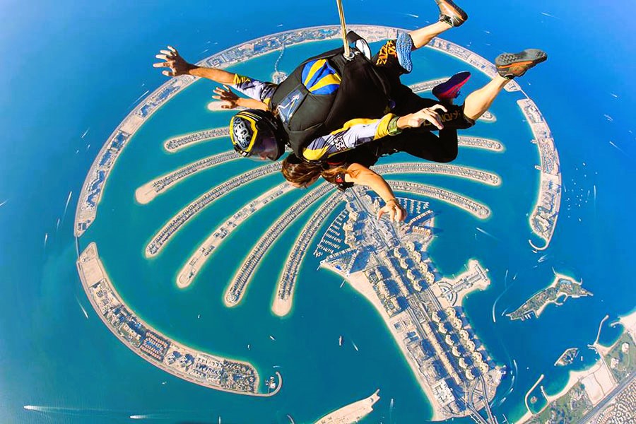 aerial-shot-of-tandem-skydiving-over-drop-zone-dubai